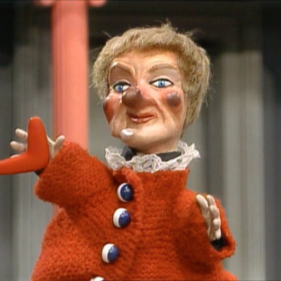 Lady Elaine Fairchilde - Picture 3 of 3